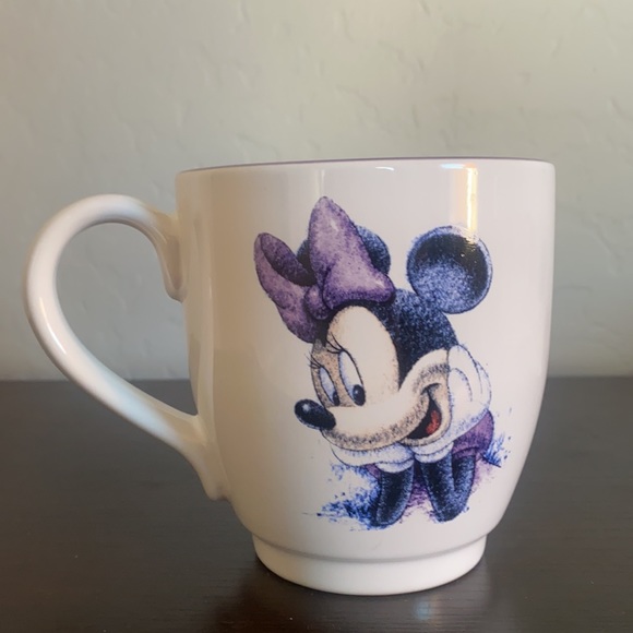 Disney Store Minnie Mouse Jumbo Coffee Mug Violets inside Purple Dress Bow - Picture 3 of 6